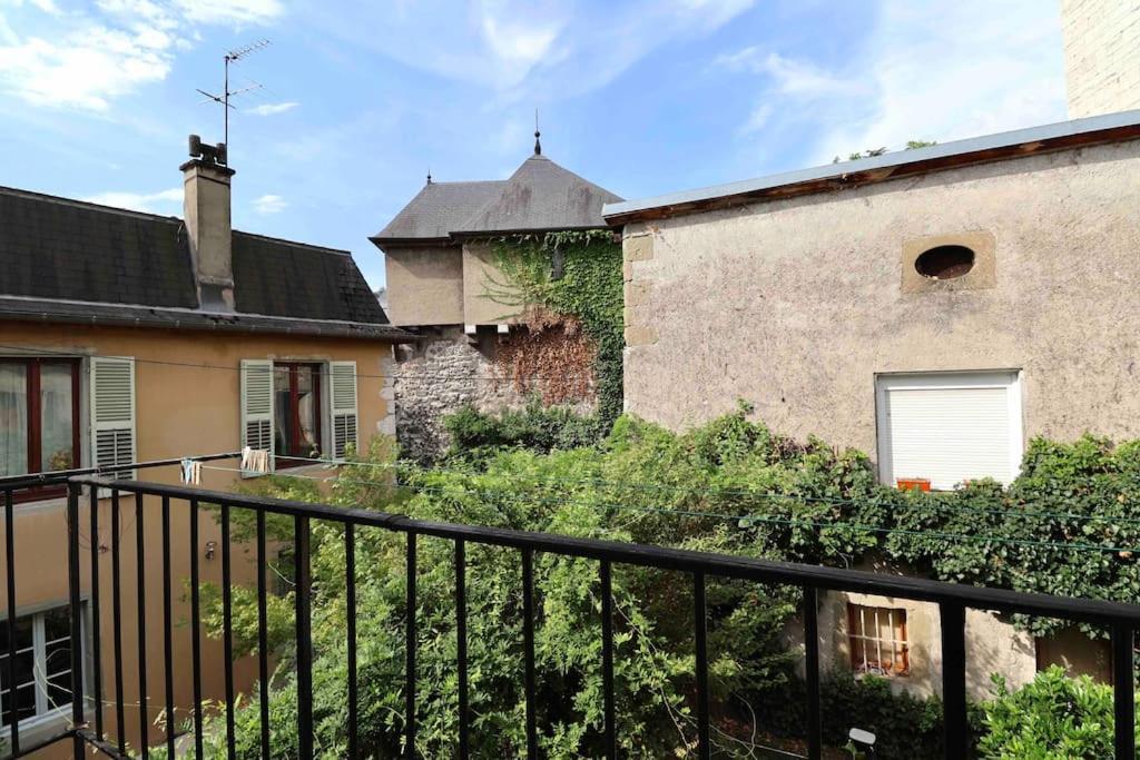 Les Hauts Du Chateau Chambery Bagian luar foto