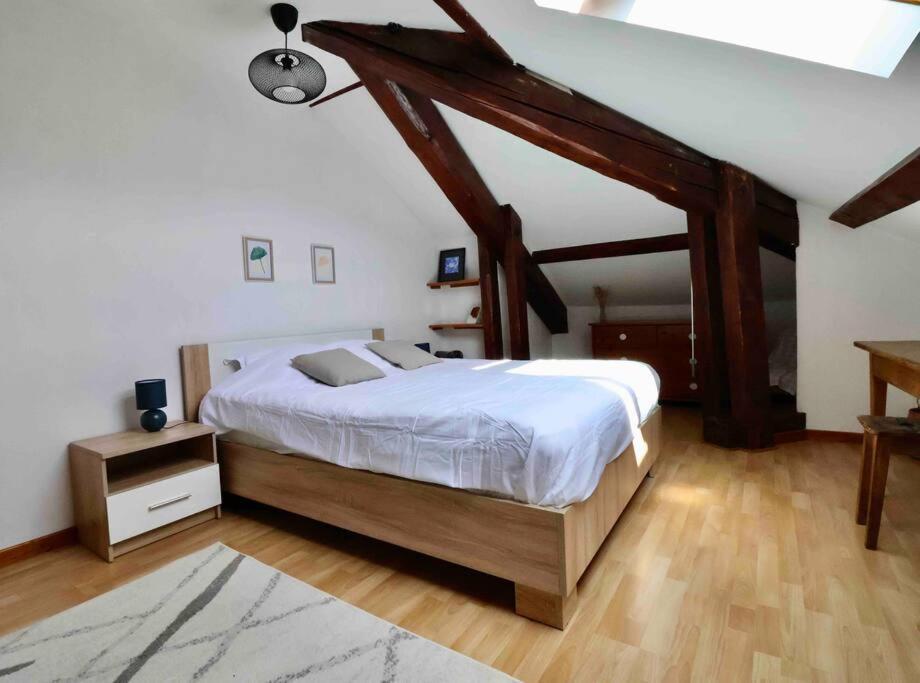 Les Hauts Du Chateau Chambery Bagian luar foto